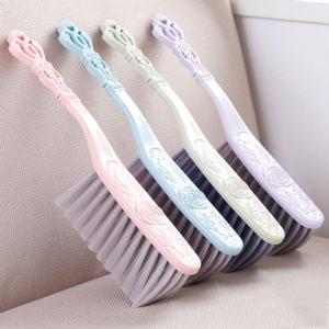1PC European Carved Bed Brush Long Handle Household Solid Color Brush Sofa Carpet Anti-static Plastic Dust Removal Brush