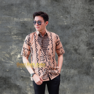 Galeri Batik Ardev - Wajik Mocca Kemeja Batik Pria Slim Fit Lengan Panjang