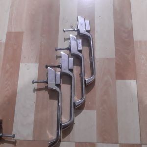 Một Cặp (2 cái) Tay mở cửa  ngoài xe MAZDA E2200. Hàng đẹp (giá thanh lý)