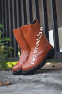 Sepatu Safety Boot Kulit Sapi King Skn Ujung Besi Keselamatan Kerja Pabrik Bengkel Las Tahan api Las Terlaris Anti Slip