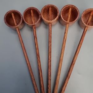 Cống múc rượi ly đong rượi dạng đứng bằng gỗ dừa PHÚC HƯNG PHÁT kích thước R4cmxD14cm.