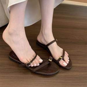 [FreeShipping] New womens summer flip-flops for outdoor wear Korean-style simple thin-strap sandals flat beach shoes holiday-style Roman shoes
