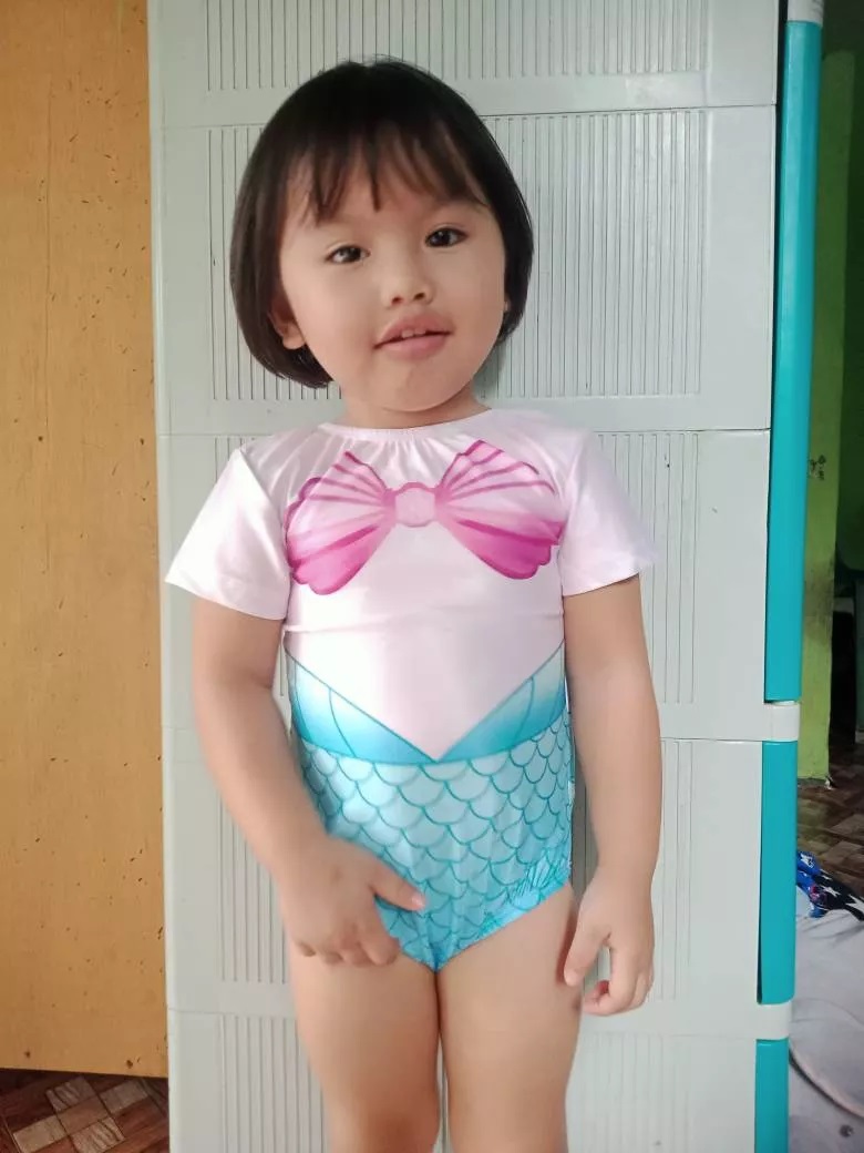 ชุดว่ายน้ำ 【พร้อมส่งจากไทย】Happyfly สำหรับเด็กหญิงเป็นชุดเดียวแขนสั้นในฤดูร้อน สำหรับเด็กบิกินี่ชายหาด 0-4 ป