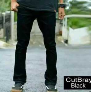 Clana jeans cutbray berkualitas. Bisa cod (bayar di tempat