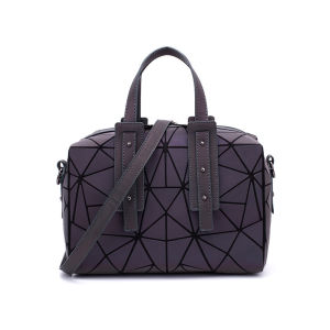2023 New European and American womens handbag fashionable luminous womens tote bag vintage niche diamond-patterned shoulder and crossbody pillow bag