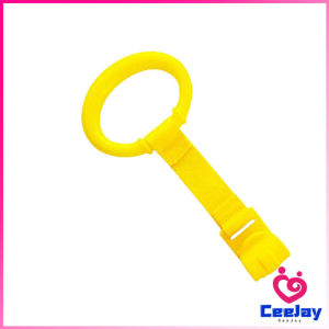 CeeJay แหวนดึงพลาสติก ช่วยฝึกการยื่นตั้งไข่ ห่วงสําหรับเด็กหัดยืน Baby Crib Pull Ring