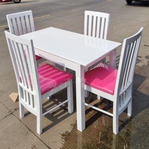 Set Meja Makan / Dining Table Set 4 Kursi