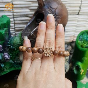 Vòng Tay Trầm Hương Tròn Đơn Mix Charm Hoa Sen Xưởng Mộc Việt - Size 8mm Trầm Tóc Tiêu Chuẩn