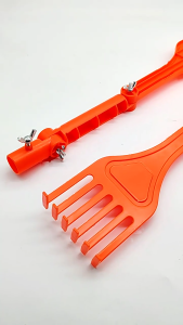 Gardening Tool with Simple Gutter Cleaning Debris Cleaning Tool for Quick Leaf & Debris Clearances on Roofs & Lawns