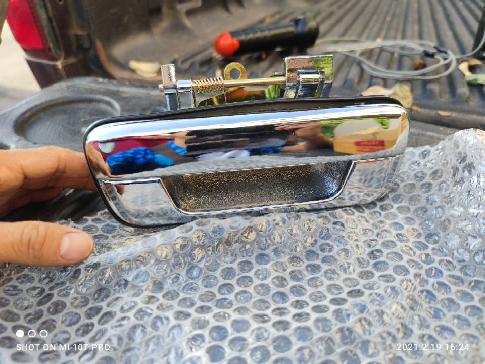 มีสินค้า มือเปิดฝาท้าย อีซูซุ ดีแม็กซ์ ISUZU D-MAX ปี 2003-2011 CHEVROLET COLORADO ปี 2004-2011 (ชุบโครเมี่ยม) มือเปิดท้ายดีแมค ฝาท้าย