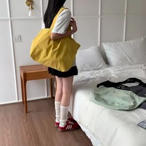 2026 Artistic Academy Series: Casual and Stylish Crossbody Bag with English Print Simple and Large Capacity for Women