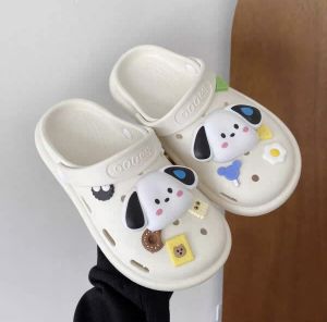 QJshop NEW ARRIVAL รองเท้าแตะแฟชั่นดีไซน์หัวโตสุดฮิต ทรงมาไม่สูงแต่ใส่ง่ายสบายเท้าสุดๆ มากับ4สีสดใสให้เลือก แถมฟรีตัวติดลายการ์ตูนน้องหมาน่ารักสุดๆ สั่งเหอะคุ้มขนาดนี้