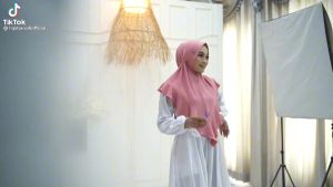 Jilbab Hijab Wanita Dewasa Modern Kekinian