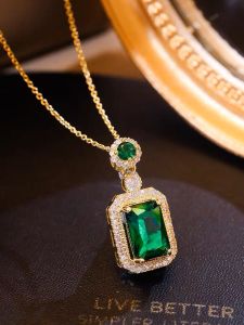Kalung Titanium Wanita Liontin Permata Hijau Anti Karat Selamanya / Aksesoris Perhiasan Korea Import