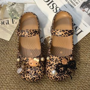 [Free Shipping] WomenS Summer New Fashion Clogs With Floral Embellishments Flat-Soled Sandals Comfortable Soft-Soled Beach Shoes For Outdoor Wear