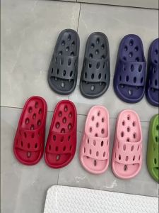 [Free Shipping] Water-Draining Bathroom Slippers For Women Summer Indoor Home Use Soft-Soled Water-Draining Non-Slip Sandals For Men