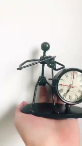 Sacesr Creative Retro Musician Table Clock Wrought Iron Ornaments Living Room Study Decorative Desktop Clock Watch Gift Home Decoration R6P8Q