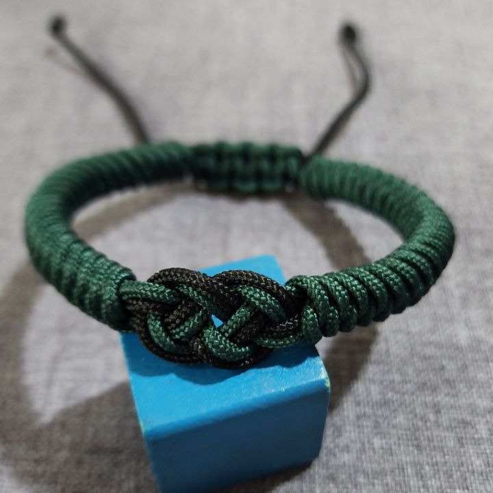 how to tie a bracelet sliding slip knot with two strings｜TikTok Search