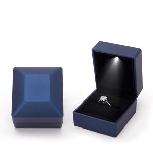 LED Light Pendant Necklace Gift Box Velvet Jewelry Storage Display Case for Proposal Engagement Wedding