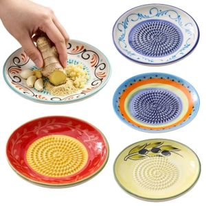 XIJIBAN Round Plate Ceramic Ginger Grater Easy To Use Ceramic Vegetable Fruit Grinding Tool Creativity Multi-Purpose Round Plate Garlic Grater For Fruits Vegetables Ginger Garlic