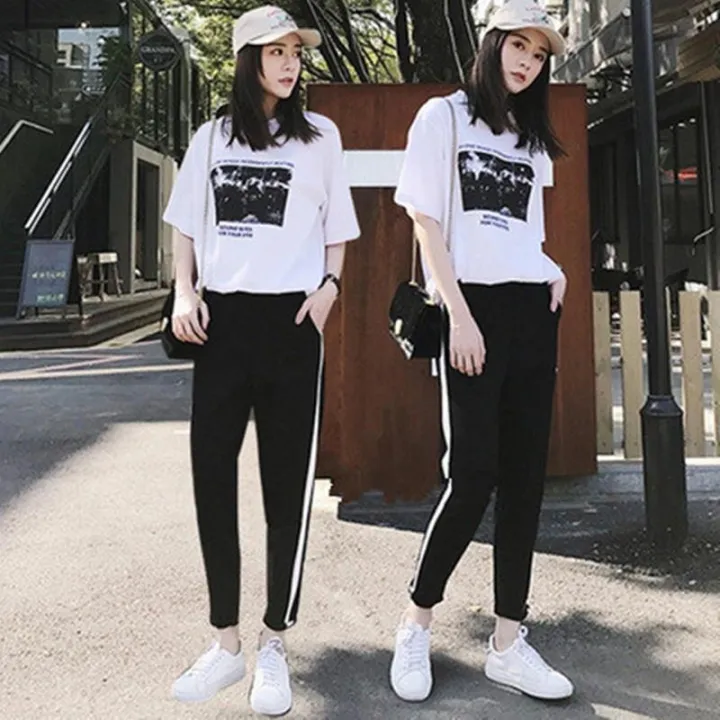 🎀Sale 2pcs Korean casual female suit hip hop casual fashion sports active  wear, 女裝, 連身裙& 套裝, 傳統服飾- Carousell