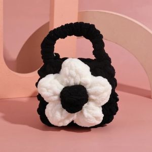 Crochet Bag Cute Knit Pouch Earphone Bag Coin Wallet Pendant Decoration Portable Knitted Earphone Case Stand Childrens and Girls Gift