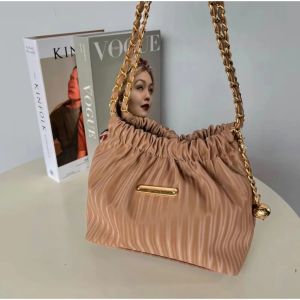 Raine - Tas Bahu Kerut Wanita Terbaru Bahan Nylon-Raine bags Slingbag Livina Salur rantai anyam