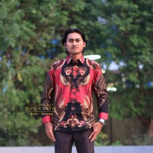 Kemeja Batik Pria Lengan Panjang Lafis Furing Motif Ironman Merah Kualitas Premium konveksi Sendiri bisa grosir maupun ecer