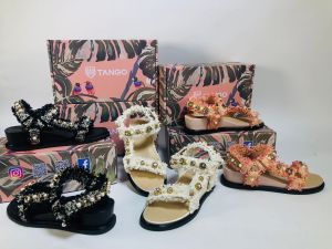 TANGO รองเท้าแฟชั่นสตรีรุ่น GABBY รองเท้าหนังแท้ผสมผ้าทวีต นุ่มสบาย ตกแต่งด้วยอะไหล่เพชร ส้นเพชร พื้นหนาพิเศษ สามารถปรับขนาดสายได้