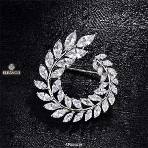 Ghim cài áo nữ Eleanor Accessories trâm cài đính đá dáng hình tròn nguyệt quế phụ kiện thời trang 4839