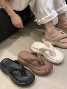 2026 Womens thick-soled flip-flops for summer outdoor wear ins Korean-style fashionable home soft-soled letter shoes EVA Womens Sandals