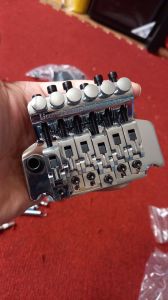 Ngựa Đàn Guitar Điện Nhún 2 Chiều