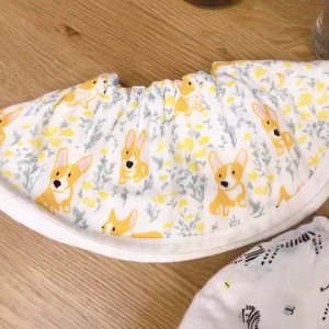 Cartoon Printed Baby Feeding Drool Bib Cotton Saliva Towel 360 Degree Rotation