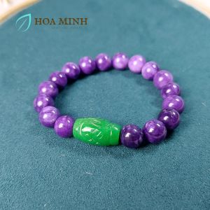 Vòng tay phong thủy đá mắt rồng tím Charoite size 10 li phối lu thống mã não màu xanh cẩm thạch khắc kim tiền hợp mệnh Hỏa Thổ | Hoa Minh Gem