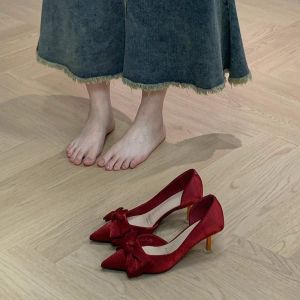 Free Shipping Red Wedding Shoes Featuring A Bow Soft Leather Thin Heels Pointed Toes And A High Heel Design Suitable For Brides And Can Be Worn With Both Wedding Dresses And Traditional Chinese Wedding Attire