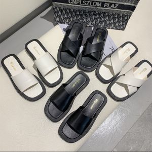 Dép quai ngang ngang đế xuồng phong cách Hàn Quốc thời trang mới