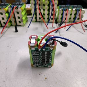 Pin 3s 126v Nhiều mẫu 5ah - 15ah. Pin mới 100% dòng xả cao đóng chung với mạch bảo vệ 3S 126V 40A cao cấp