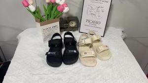 [Free Shipping] Womens Korean-style summer new casual platform wedge beach thick-soled sandals