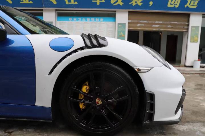 Applicable%20to%20Porsche%20981%20refitting%20the%20new%20GT4%20Surrounding%20981%20refitting%20the%20GT4%20front%20and%20rear%20bumper%20skirt%20fender.%20-%20Image%202