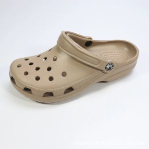 crocs2025 New classic celebrity style clogs for men and women trendy and fashionable outdoor sandals and beach shoes