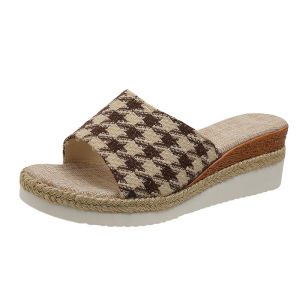 [Free Shipping] Wedge-Heeled Plaid Slippers New Large-Size WomenS Trendy Fashion Open-Toe Casual Slippers