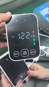 AE Máy đo huyết áp điện tử dùng tại nhà đo ở bắp tay có màn hình độ nét cao và chức năng giọng nói có thể tùy chỉnh.