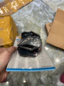 Xi nhan trước kiểu tam giác trong có viền xe Winner X ver 2 và ver 3 phụ kiện thay thế