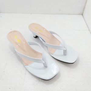 Sandal Wanita Terbaru Slop 5cm Putih