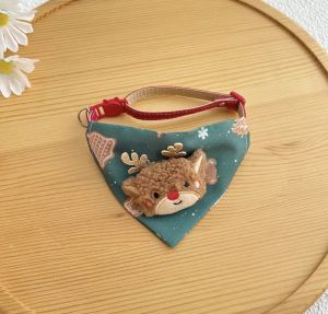 Cute Christmas Triangle Scarf Bib Pet Bandana Collar for Cats Dogs Accessories Dog Neck Ring Reindeer Santa Claus Festive Pet Accessory