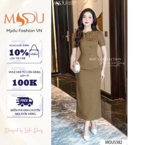 Váy Thiết Kế MDU5382 Xước Thái Nâu Ôm Nhẹ Peplum Đính Hoa Cúc Sang Trọng Tôn Dáng Từ MDU