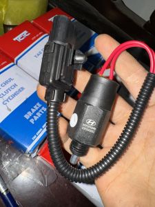 Núm báo lùi huyndai couty huyndai dai 35 tấn theo xe mã 93830-45003