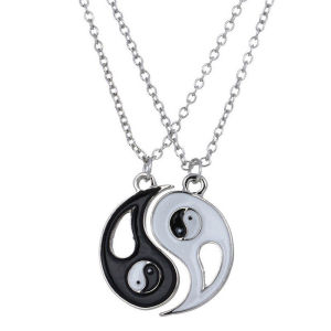 IVY Black and White Stitching Couple Necklace Personality Tai Chi Circle Fashion Accessories
