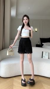 AMMIN กางเกงขาบานผู้หญิงเอวสูงยางยืดทรงหลวมกางเกงขาสั้นผ้าแจ็คการ์ดลูกไม้จีนใหม่ฤดูร้อน2024ปักลายดอกไม้