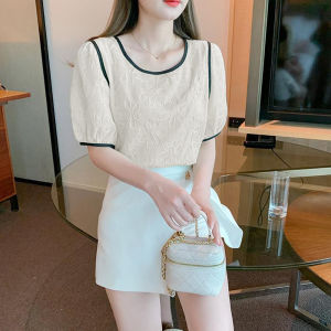 QJshop แนะนำ💫เสื้อแฟชั่นเกาหลี เสื้อแฟชั่นสวยๆ ดีเทลเนื้อผ้าเป็นลายดอกไม้ดอกใจสวยงามมาก🌷ละมุนมากแม่ เก็บได้เก็บนะแม่ขายดีม๊ากกก